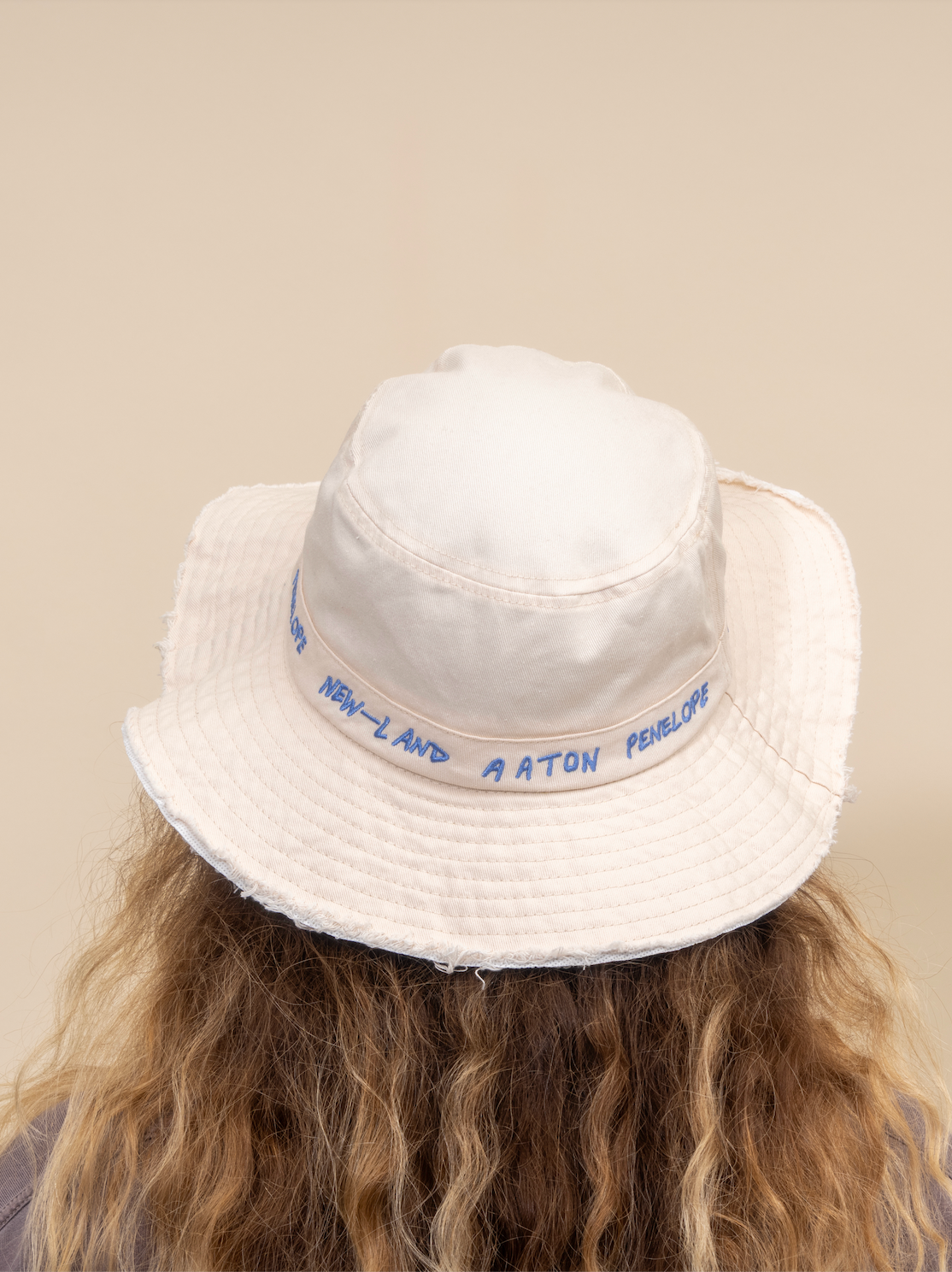 The Aaton Penelope String Hat