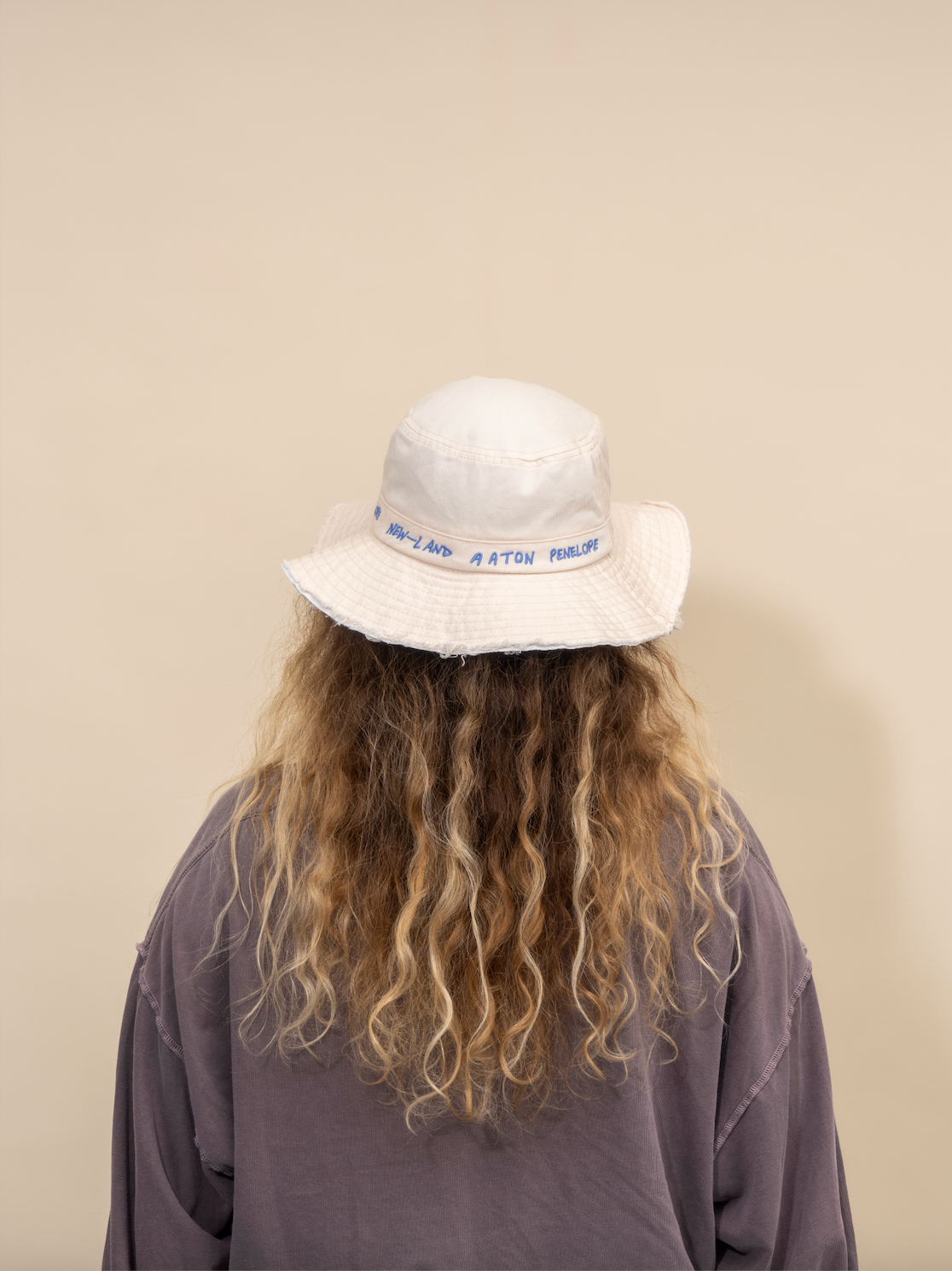 The Aaton Penelope String Hat